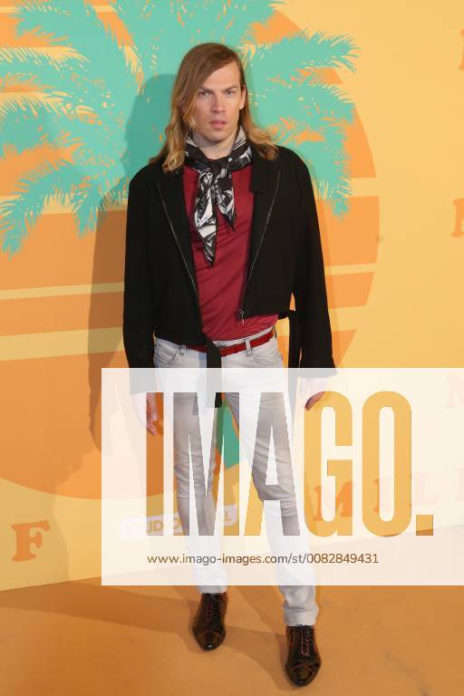 Christophe Guillarme CELEBRITES : Avant Premiere Milf - Paris - 17 04 2018 MichaelBaucher Panoramic