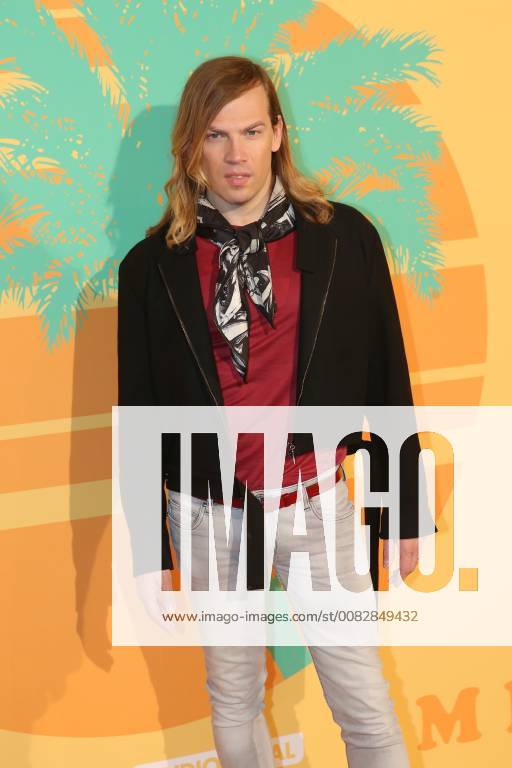 Christophe Guillarme CELEBRITES : Avant Premiere Milf - Paris - 17 04 2018 MichaelBaucher Panoramic