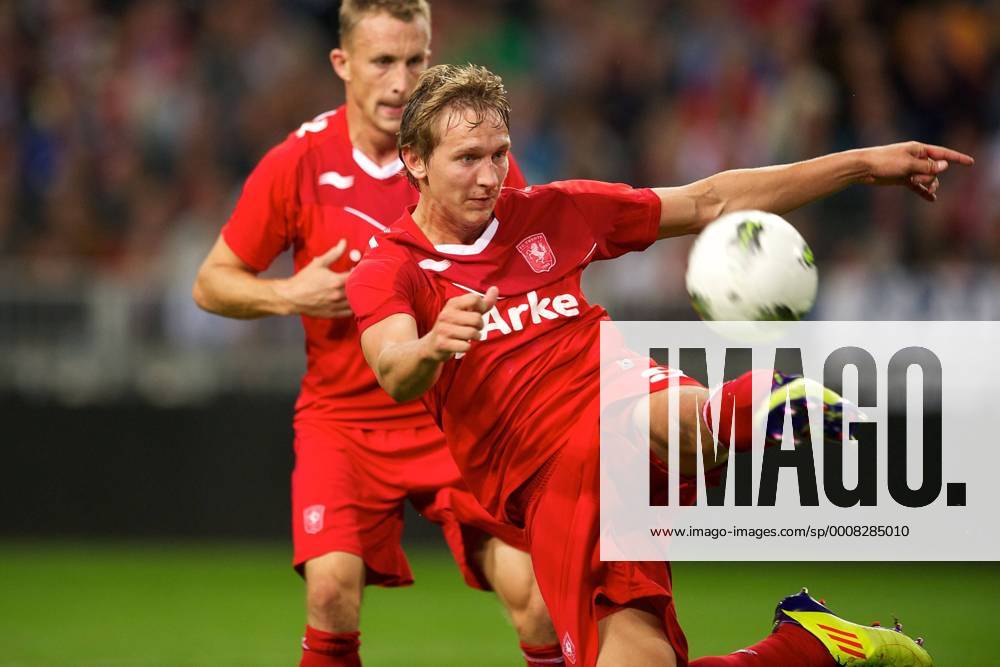 Luuk de Jong of FC Twente FC Twente Enschede (rot) vs Ajax Amsterdam (blau). Supercup 2011 2012 KarelxDelvoyex xOrangexPicturesxIVx 326260