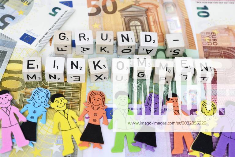 Letter cubes shape the word ground income on bills ** NUR FUER REDAKTIONELLE ZWECKE ** **