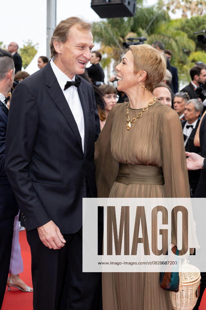 Nicolas Altmeyer, Mathilde Favier Montée des marches du film Top Gun Maverick lors du 75ème Festival International du Film de Cannes Le 18 mai 2022 Olivier Borde Bestimage Red carpet of the movie Top Gun Maverick during the 75th Cannes International Film Festival On may 18th 2022 Cannes France