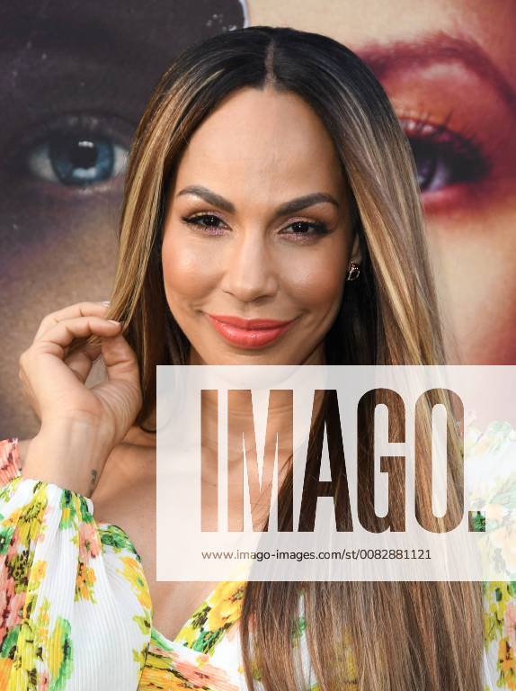 Hollywood, CA, U.S. - 19 April 2018 - Hollywood, California - Amanda Brugel . HULU s The Handmaid s Tale Season 2 Premiere held at TCL Chinese Theatre. Photo Credit: AdMedia Hollywood U.S. - ZUMAa123 20180419_zaa_a123_090