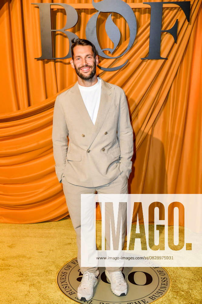 Simon Porte Jacquemus at the photocall of The Business of Fashion magazines BoF 500 gala at the Shangri La Hotel during Paris Fashion Week PFW , France, October 01, 2022 Veeren Clovis Bestimage Celebs attend the BoF 500 gala during Paris Fashion Week Spring Summer 2023 on October 01, 2022 in Paris, France Paris France