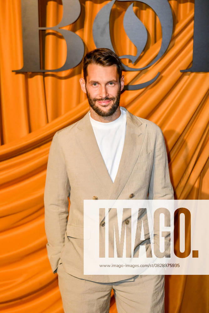 Simon Porte Jacquemus at the photocall of The Business of Fashion magazines BoF 500 gala at the Shangri La Hotel during Paris Fashion Week PFW , France, October 01, 2022 Veeren Clovis Bestimage Celebs attend the BoF 500 gala during Paris Fashion Week Spring Summer 2023 on October 01, 2022 in Paris, France Paris France