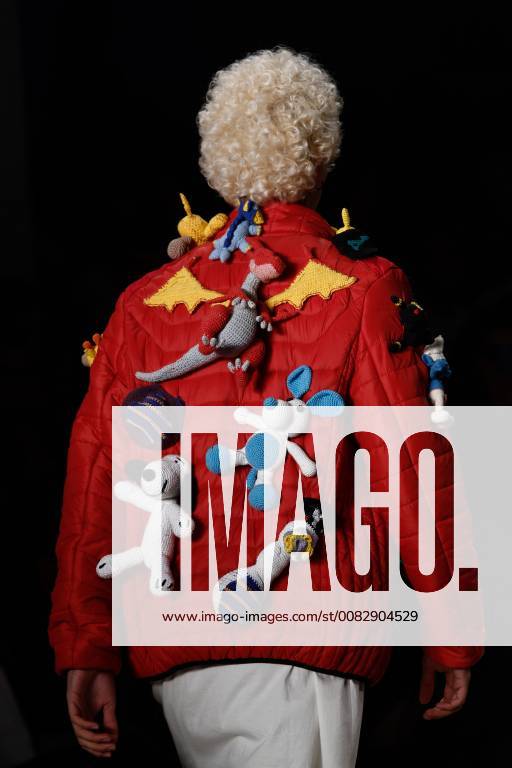 Sao Paulo, Sao Paulo, Brazil - Parade of Ponto Firme Project, in N45 edition, Autumn Winter 2018, of Sao Paulo Fashion Week (SPFW), at Ibirapuera Park in Sao Paulo, Brazil. All models presented were designed and made by prisoners. Sao Paulo Brazil - ZUMAl146 20180421_zaf_l146_079