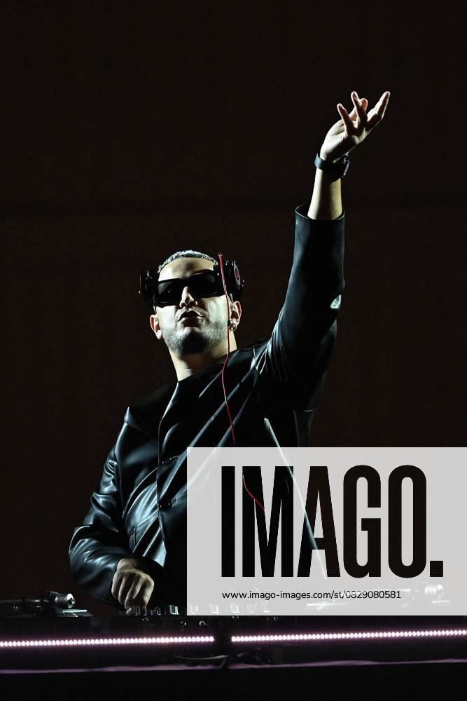 DJ Snake at the Qatar Fashion United by CR Runway show at the 974 Stadium in Doha on December 16, 2022 Philippe Perusseau Bestimage Qatar Fashion United by CR Runway held at the 974 Stadium in Doha, on December 16, 2022, on the sidelines of the 2022 World Cup tournament Doha Qatar