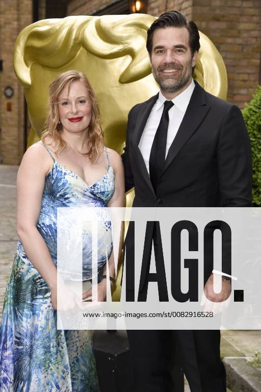 Rob Delaney with wife Leah at the BAFTA Television Craft Awards 2018 at The Brewery London 22 04 2018 Rob Delaney with wife Leah Foto:xS.xFuturexImage