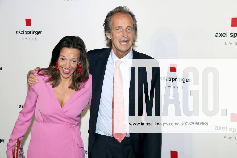 Nicolaus Springer with his wife Clarissa Springer at the presentation of the Axel Springer Award 2018 at the Axel Springer Haus Berlin 24 04 2018 Foto:xA.xFuturexImage