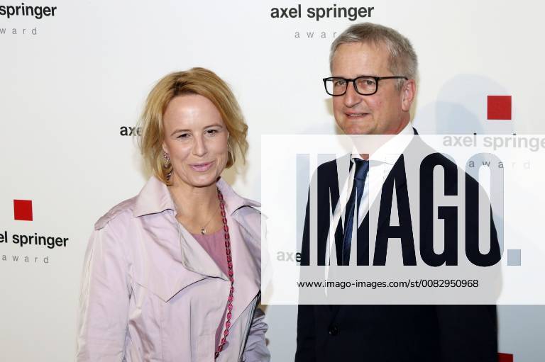 Julia Becker and Jörg Quoos at the presentation of the Axel Springer Award 2018 at Axel Springer Haus Berlin 24 04 2018 Foto:xA.xFuturexImage