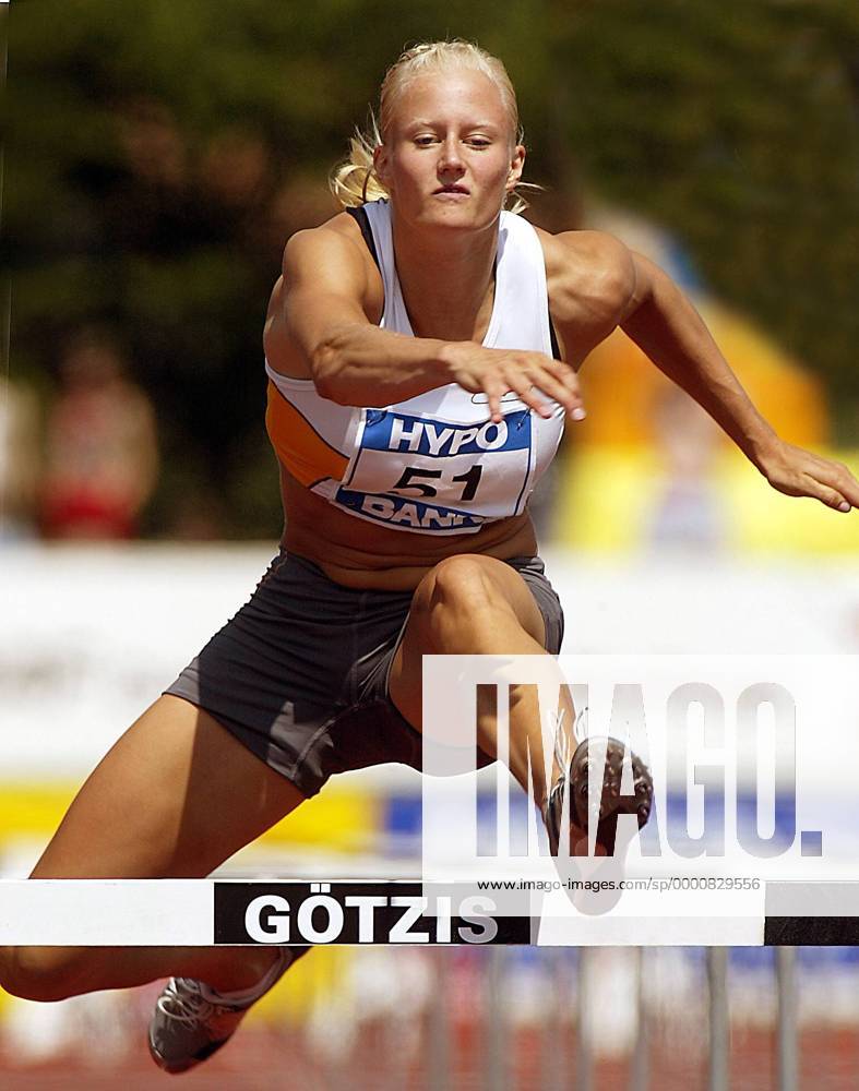 Carolina Klüft (Schweden) - Hürdenlauf Leichtathletik Damen Internationales Mehrkampfmeeting 2003, Mehrkampf-Meeting, Siebenkampf Einzelbild Götzis Dynamik,