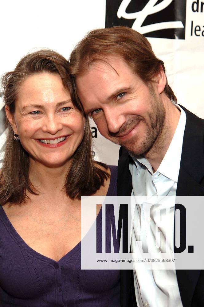 DRAMA LEAGUE AR May 5, 2006 - New York, New York, USA - K47749AR.72ND ANNUAL DRAMA LEAGUE LUNCHEON AWARDS CEREMONY AT THE MARRIOTT MARQUIS TIMES SQUARE NEW YORK New York 05-05-2006. ANDREA RENAULT- 2006.CHERRY JONES RALPH FIENNES