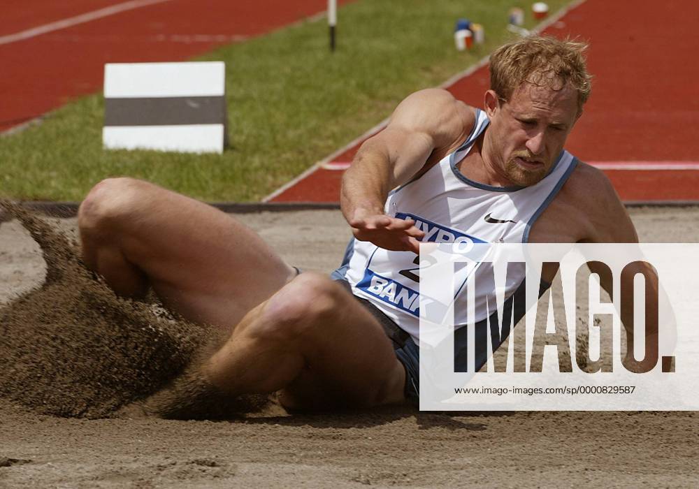Tom Pappas (USA) - Weitsprung Leichtathletik Herren Internationales Mehrkampfmeeting 2003, Mehrkampf-Meeting, Zehnkampf Einzelbild Götzis