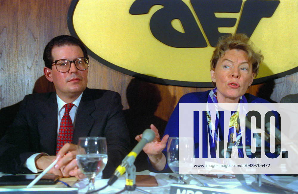 JEANE KIRKPATRICK RETRO Dec. 8, 2006 - 17155.02-01-1988.JEANE KIRKPATRICK.AMERICA ENTERPRISE INSTITUTE BRIEFING ON THE U.S. CONGRESS AND CENT. AMERICA S FUTURE . JAMES COLBURN-