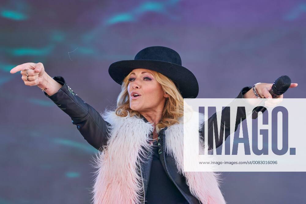 Auftritt von Saengerin Helene FISCHER, GER beim legendaeren Top of the Mountain Concert zum Abschluss der Wintersaison in Ischgl , Oesterreich am 30.04.2018