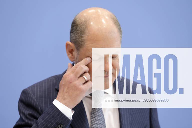 Olaf Scholz, Bundesminister der Finanzen, SPD, PK zu: Haushalt 2018, DEU, Berlin