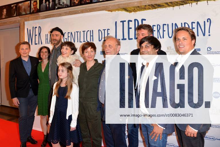 Who actually invented love Premiere on 02 05 2018 in the Lichtburg in Essen In the middle Meret Becker Annalee Ranft Kerstin Polte Karl Kranzkowski at the premiere of Who actually invented love on 02 05 2018 in the Lichtburg in Essen
