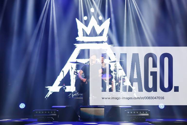 Entertainment Bilder der Woche KW 18 American rock band Fall Out Boy performs during a concert in Shanghai, China, 2 May 2018. Fall Out Boy rocks up Shanghai concert to fascinate fans pbu795151_41