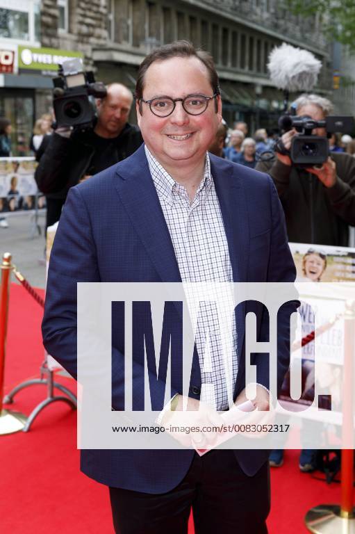 Thomas Kufen at the premiere of the movie Who actually invented love in the Lichtburg Essen 02 05 2018 Foto:xC.xFuturexImage