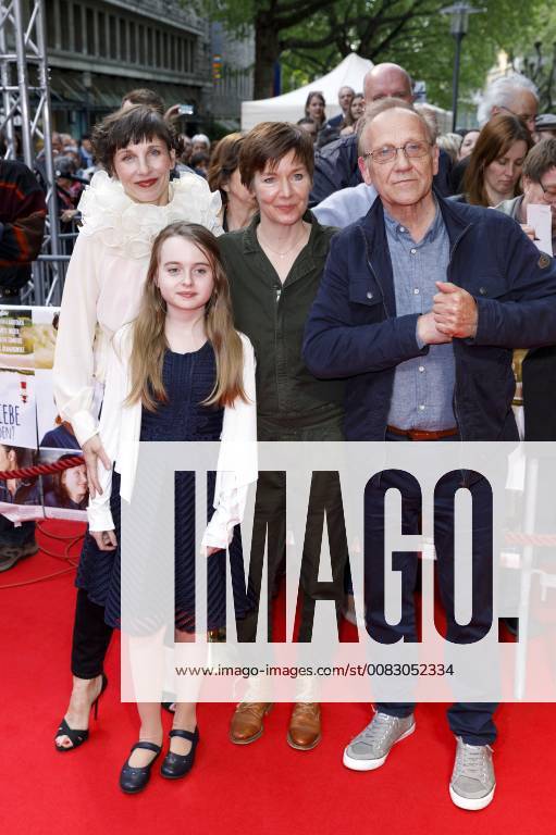 Meret Becker Annalee Ranft Kerstin Polte and Karl Kranzkowski at the premiere of the movie Who invented love in the Lichtburg Essen 02 05 2018 Foto:xC.xFuturexImage