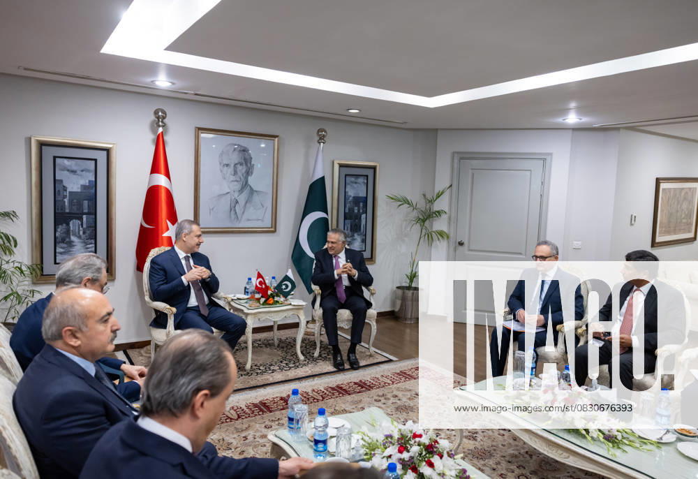 Turkish Foreign Minister Hakan Fidan in Pakistan ISLAMABAD, PAKISTAN - MAY 20: Turkish Foreign Minister Hakan Fidan (4th R) meets with Pakistan s Deputy Prime Minister and Foreign Minister Muhammad Ishaq Dar (3rd R) during his two-day official visit to Islamabad, Pakistan on May 20, 2024. Pakistan World. Editorial use only. Please get in touch for any other usage.