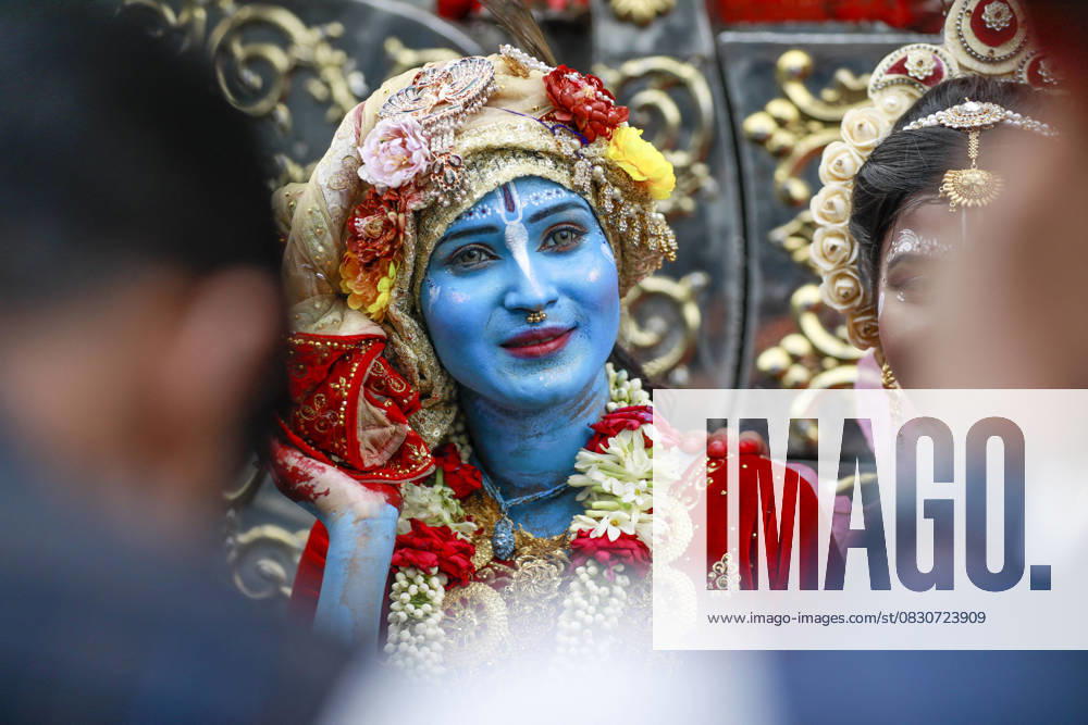 Hindus Celebrate The Birth of Hindu God Lord Krishna - Dhaka Bangladeshi Hindus take part in a colorful procession as they celebrate Janmashtami, which marks the birth of the Hindu god Lord Krishna, in Dhaka, Bangladesh, on August 16, 2025. Photo by Suvra Kanti Das ABACAPRESS.COM Dhaka Bangladesh