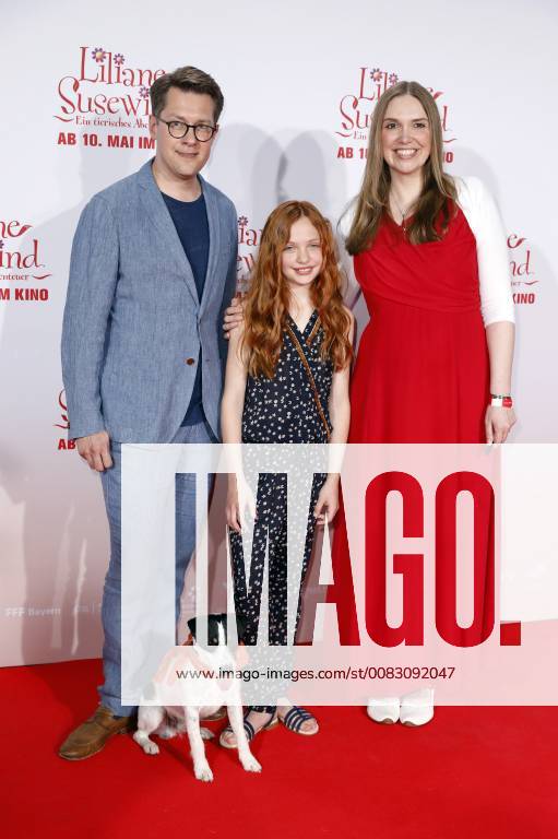 Felix Zackor Malu Leicher Tanya Stewner and film dog Bonsai at the premiere of the movie Liliane Susewind An animal adventure in the Cinedo Cologne 06 05 2018 Foto:xC.xFuturexImage
