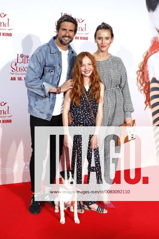 Tom Beck Malu Leicher Peri master builder and movie dog Bonsai at the premiere of the movie Liliane Susewind An animal adventure in the Cinedom Cologne 06 05 2018 Foto:xC.xFuturexImage