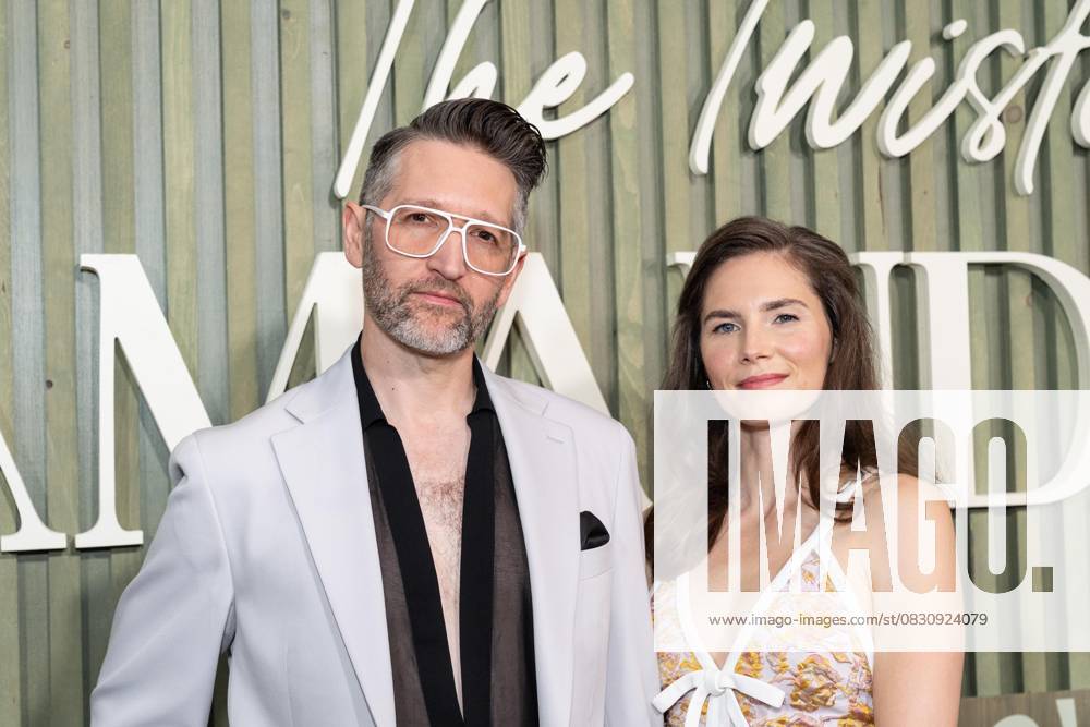 Chris Robinson and Amanda Knox wearing dress by Giambattista Valli attend premiere by HULU of The twisted tail of Amanda Knox at Historical Society in New York, NY on August 19, 2025 Bronx USA - ZUMAr339 20250819_znp_r339_032