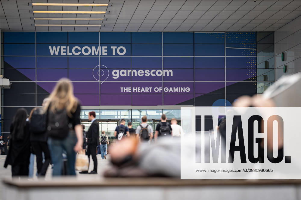 Gamescom 2025 in Cologne View of the exhibition areas in the Cologne exhibition halls Entrance area South entrance Gamescom 2025 in Cologne is the worlds largest trade fair for computer and video games in terms of exhibition space and visitor numbers, Cologne North Rhine-Westphalia Germany Exhibition grounds