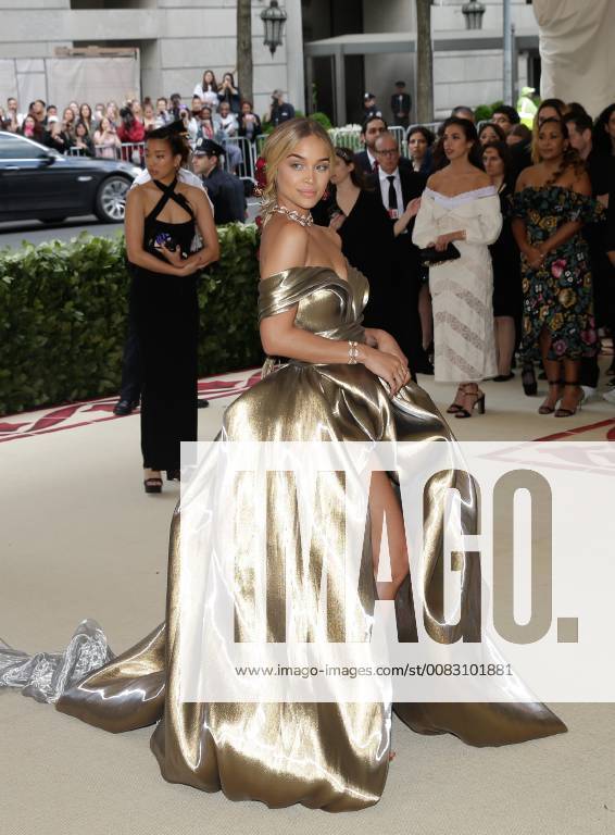 Jasmine Sanders arrives on the red carpet at The Metropolitan Museum of Art s Costume Institute Benefit Heavenly Bodies: Fashion and the Catholic Imagination at Metropolitan Museum of Art in New York City on May 7, 2018. NYP20180507230 JOHNxANGELILLO