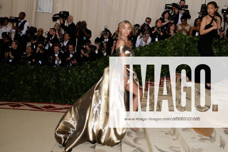 Jasmine Sanders arrives on the red carpet at The Metropolitan Museum of Art s Costume Institute Benefit Heavenly Bodies: Fashion and the Catholic Imagination at Metropolitan Museum of Art in New York City on May 7, 2018. NYP20180507234 JOHNxANGELILLO