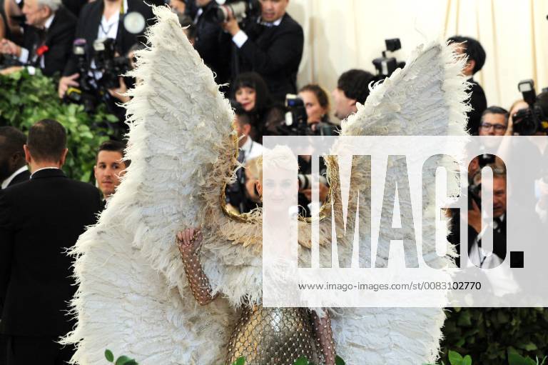 NEW YORK, NY - MAY 7: Katy Perry at the Heavenly Bodies: Fashion & The Catholic Imagination Costume Institute Gala on May 7, 2018 in New York City.