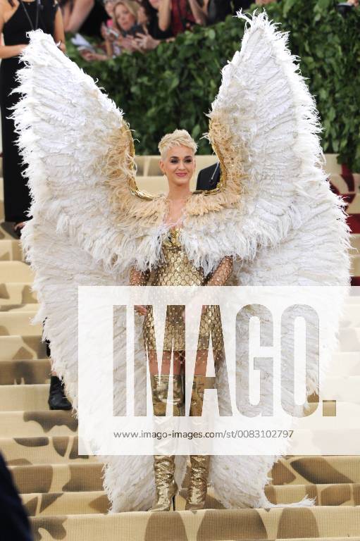 NEW YORK, NY - MAY 7: Katy Perry at the Heavenly Bodies: Fashion & The Catholic Imagination Costume Institute Gala on May 7, 2018 in New York City.