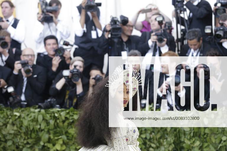 Cardi B arrives on the red carpet at The Metropolitan Museum of Art s Costume Institute Benefit Heavenly Bodies: Fashion and the Catholic Imagination at Metropolitan Museum of Art in New York City on May 7, 2018. NYP20180507774 JOHNxANGELILLO