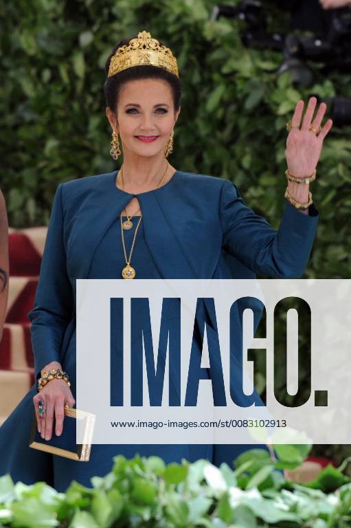 NEW YORK, NY - MAY 7: Lynda Carter at the Heavenly Bodies: Fashion & The Catholic Imagination Costume Institute Gala on May 7, 2018 in New York City.