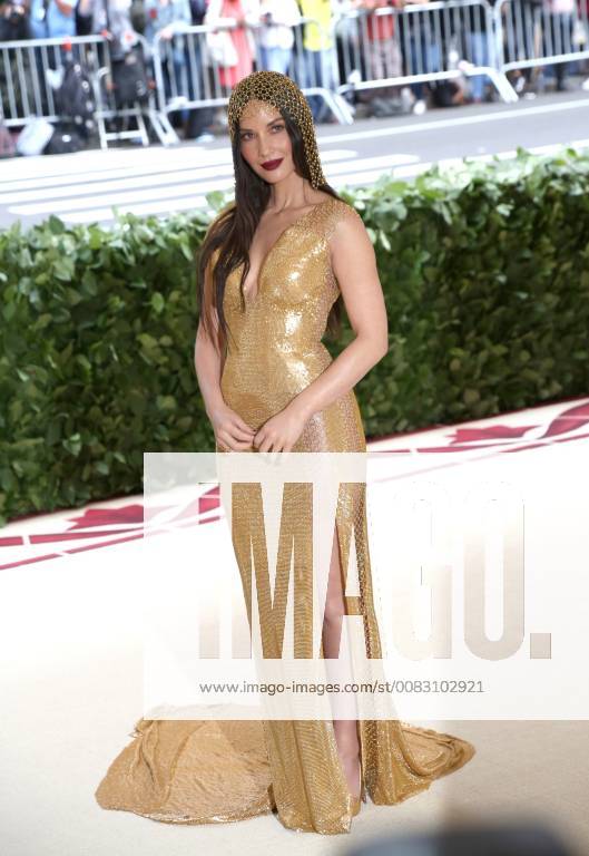 New York, N.Y, USA - OLIVIA MUNN attends the Metropolitan Museum of Art Costume Institute Benefit with exhibition of Heavenly Bodies: Fashion and the Catholic Imagination .The Met Museum, NYC.May 7, 2018.Photos by , Globe Photos Inc. New York USA - ZUMAms4_ 20180507_zaa_ms4_103