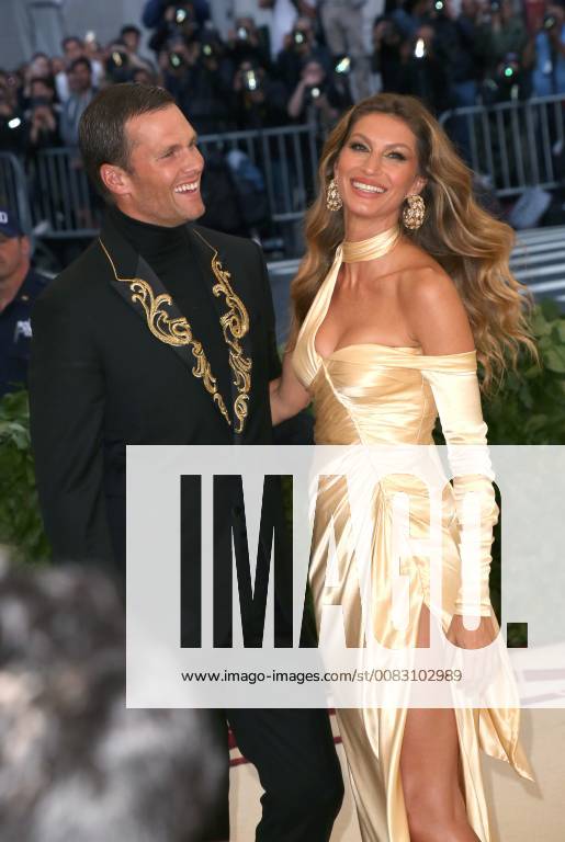 New York, N.Y, USA - TOM BRADY, GISELE BUNDSCHEN attend the Metropolitan Museum of Art Costume Institute Benefit with exhibition of Heavenly Bodies: Fashion and the Catholic Imagination .The Met Museum, NYC.May 7, 2018.Photos by , Globe Photos Inc. New York USA - ZUMAms4_ 20180507_zaa_ms4_116