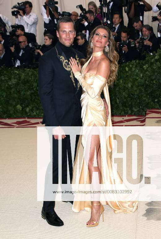 New York, N.Y, USA - TOM BRADY, GISELE BUNDSCHEN attend the Metropolitan Museum of Art Costume Institute Benefit with exhibition of Heavenly Bodies: Fashion and the Catholic Imagination .The Met Museum, NYC.May 7, 2018.Photos by , Globe Photos Inc. New York USA - ZUMAms4_ 20180507_zaa_ms4_117