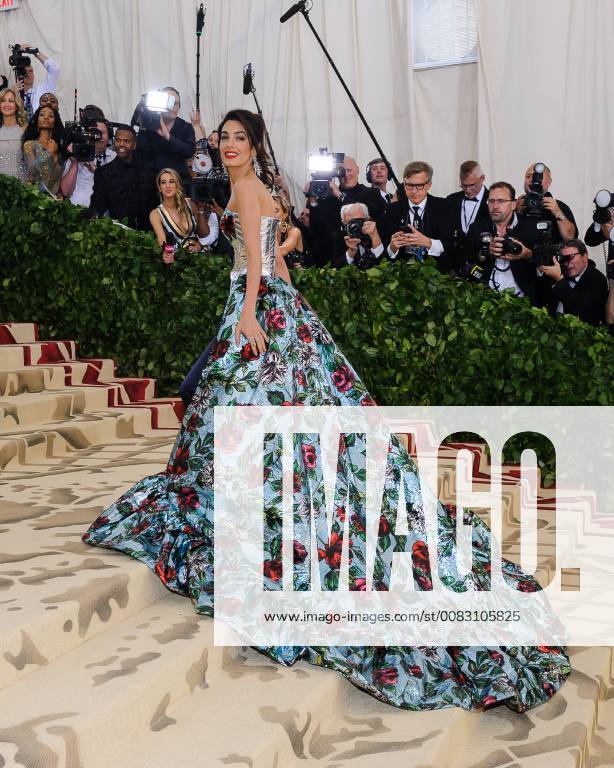 New York, NY, U.S. - 07 May 2018 - New York, New York - Amal Clooney. 2018 Metropolitan Museum of Art Costume Institute Gala: Heavenly Bodies: Fashion and the Catholic Imagination. Photo Credit: Christopher Smith AdMedia New York U.S. - ZUMAa123 20180507_zaa_a123_338