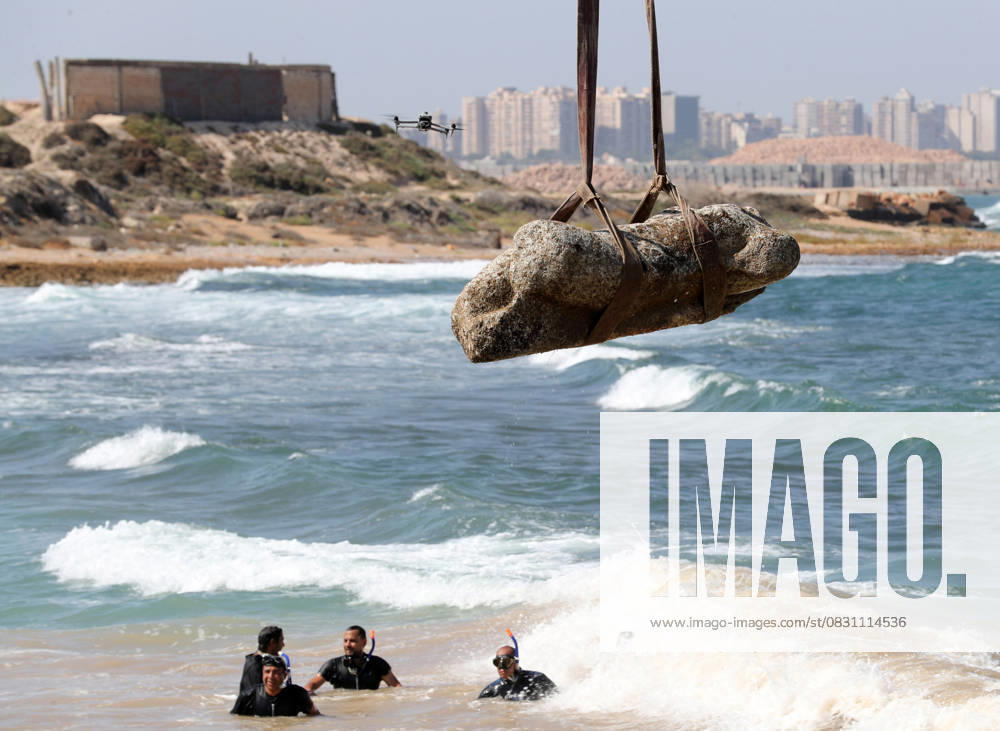 (250821) -- ALEXANDRIA, Aug. 21, 2025 -- An artifact is recovered from the Mediterranean Sea at Abu Qir Bay in Alexandria, Egypt, on Aug. 21, 2025. The Egyptian Ministry of Tourism and Antiquities on Thursday successfully retrieved three massive artifacts from the Mediterranean Sea off Abu Qir Bay in Alexandria governorate. ) EGYPT-ALEXANDRIA-MEDITERRANEAN SEA-ARCHAEOLOGICAL FINDS-RETRIEVAL SuixXiankai