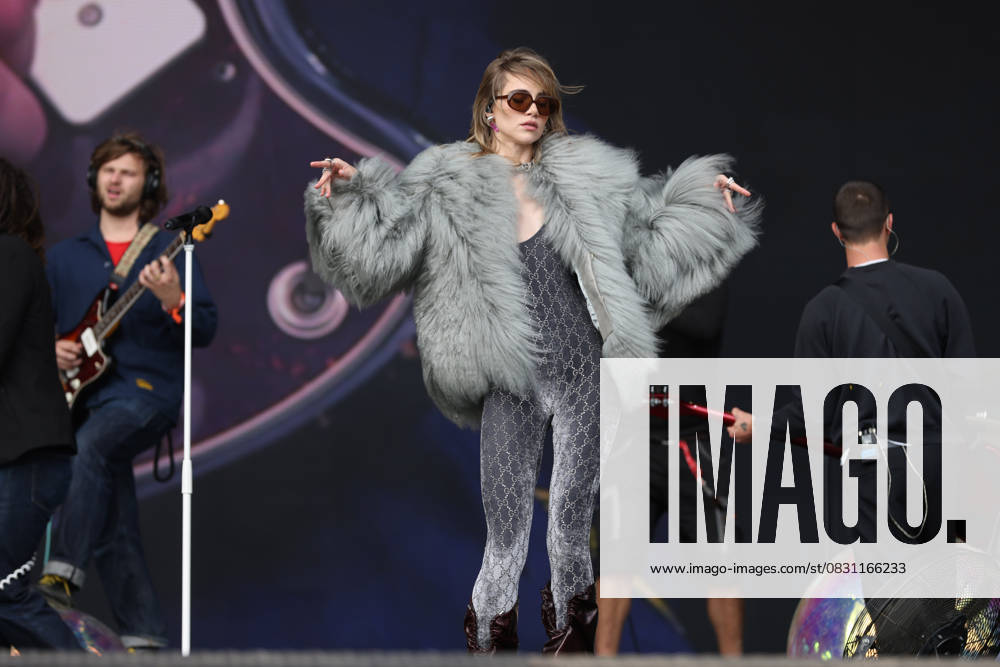 Suki Waterhouse performs at Leeds Festival 2025 Suki Waterhouse performs at Leeds Festival 2025, Bramham Park, Leeds, August 22nd 2025, Credit:Mike Gray Avalon