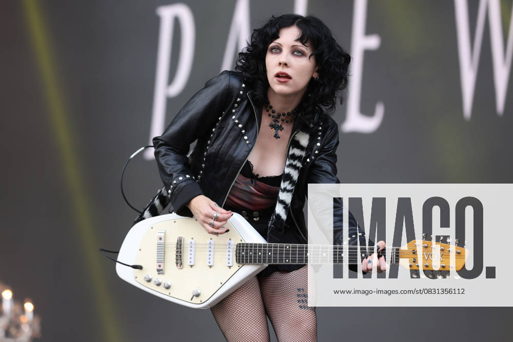Pale Waves perform at Leeds Festival Heather Baron-Gracie of Pale Waves performs at Leeds Festival 2025, Bramham Park, Leeds, 24th August 2025, Credit:Mike Gray Avalon