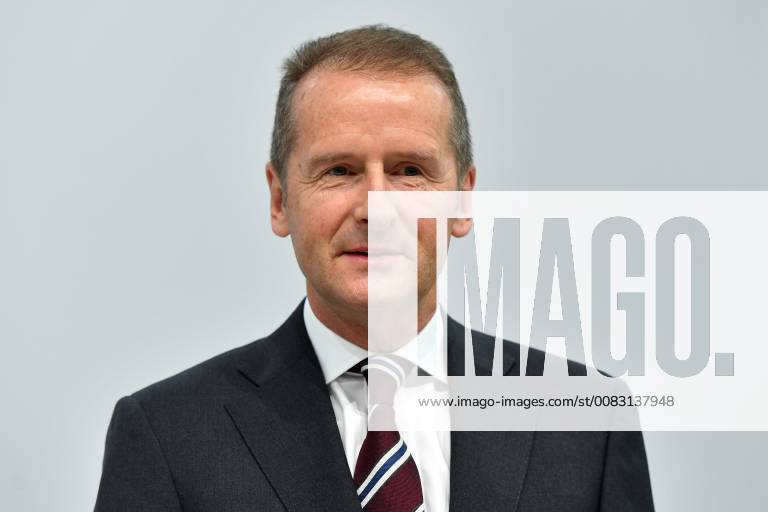 Herbert DIESS Chairman of the Board of Management Volkswagen AG and Chairman of the Supervisory Board AUDI AG Single picture of a single photograph Portrait Portrait Portrait 129 Annual General Meeting 2018 AUDI AG on 09 05 2018 in I N G O L S T A D T