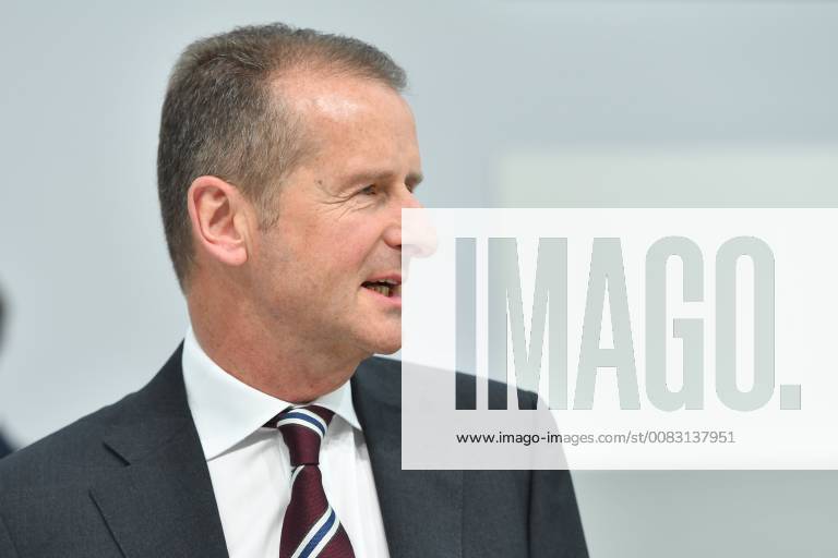 Herbert DIESS Chairman of the Board of Management Volkswagen AG and Chairman of the Supervisory Board AUDI AG in profile sideways Single image of a single cut portrait Portrait Portrait 129 Annual General Meeting 2018 AUDI AG on 09 05 2018 in I N G O L S T A D T