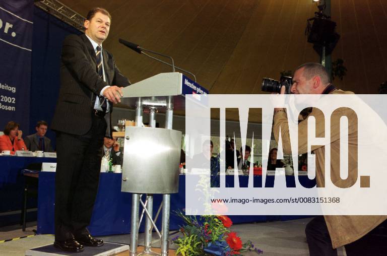 Olaf Scholz Secretary-General of the SPD speaks on Saturday 30 11 2002 in Bosen, Saarland, at the Party Congress of the SPD The media interest in the performance of the Federal politician was great At the party congress Heiko Maas was confirmed as the countrys chairman in his office