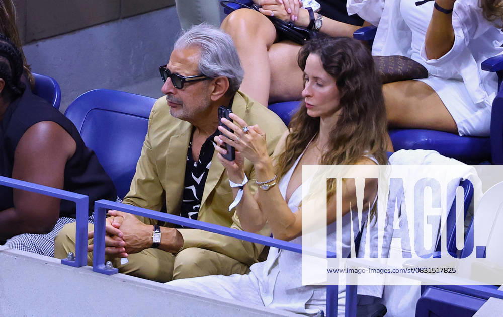 US Open - Celebs In The Stands Jeff Goldblum and Emilie Livingston attend the US Open and the Venus Williams game at the USTA Billie Jean King National Tennis Center in New York on August 25, 2025. Photo by Dylan Travis ABACAPRESS.COM New York City NY United States