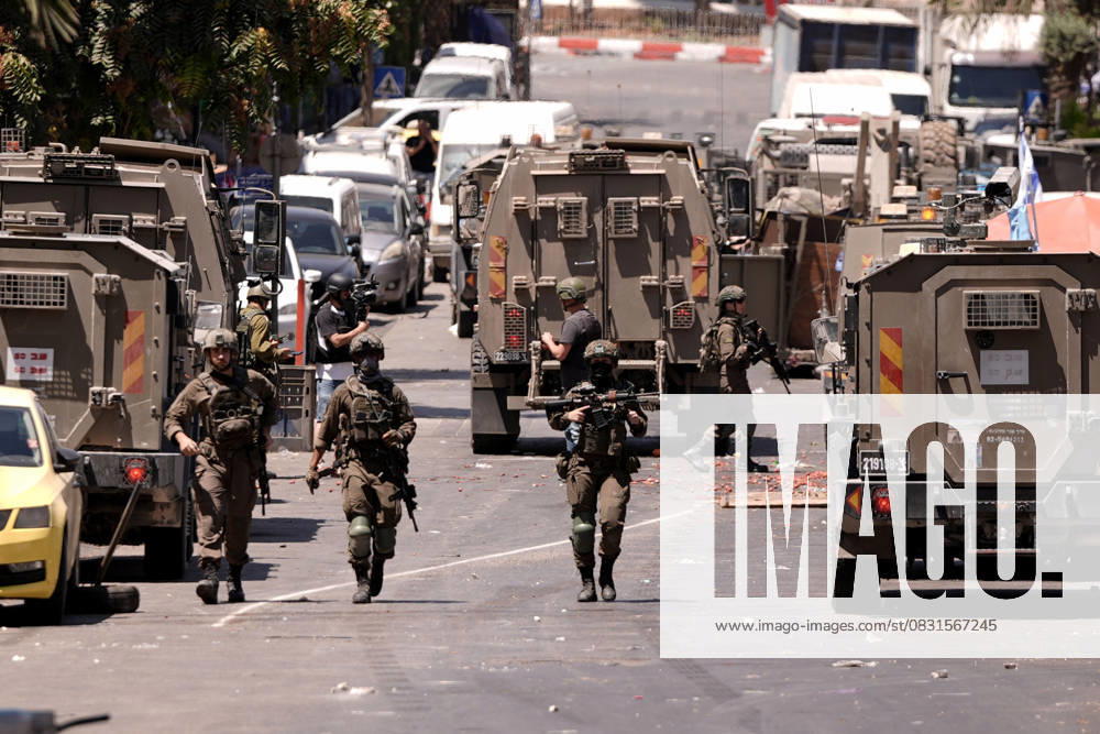Israeli forces raid West Bank city of Ramallah RAMALLAH, WEST BANK - AUGUST 26: Military reinforcements are deployed as Israeli soldiers carry out raid in Ramallah, West Bank on August 26, 2025. Issam Rimawi Anadolu Ramallah West Bank. Editorial use only. Please get in touch for any other usage.