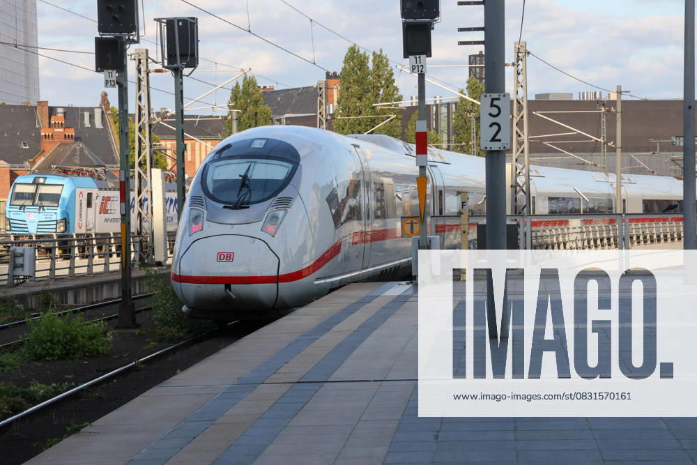 Deutsche Bahn ICE at Berlin Central Station Departure of the ICE from Paris On the Paris-Berlin route, ICE¯3neo DB class 408, manufacturer Siemens Mobility, Velaro MS DEU, Germany, Berlin