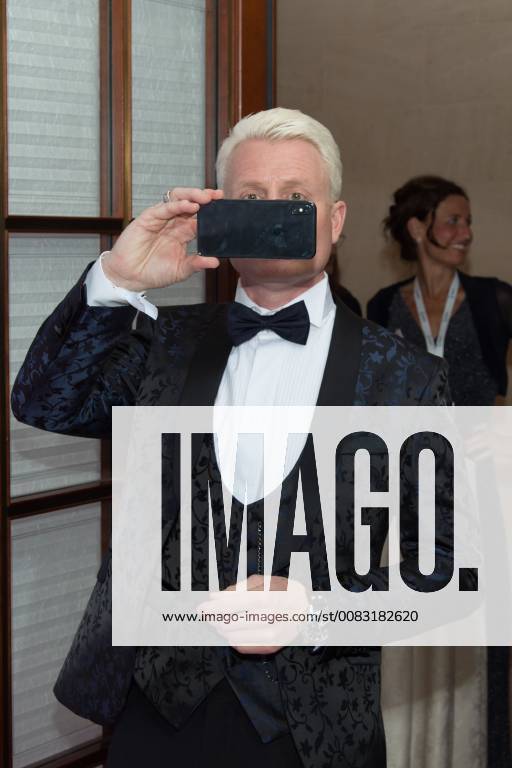 Berlin GER Berlin Felix Burda Award Hotel Adlon Kempinski Guido Cantz Selfie 13 05 2018 Felix Burda Award 2018