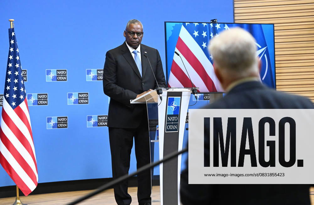 US Secretary of Defense Lloyd Austin BRUSSELS, BELGIUM - OCTOBER 12: US Secretary of Defense Lloyd Austin speaks during the press conference after the NATO Defense Ministers Meeting in Brussels, Belgium on October 12, 2023. Brussels Hoofdstedelijk Gewest Belçika. Editorial use only. Please get in touch for any other usage.